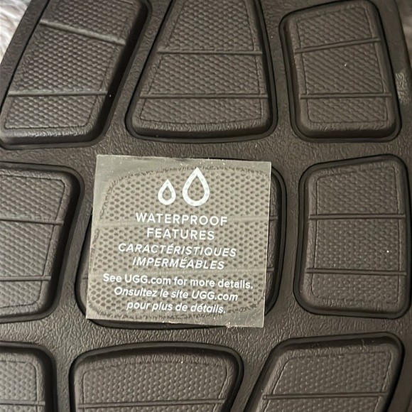 NEW UGG HARRISON ZIP - Picture 12 of 12